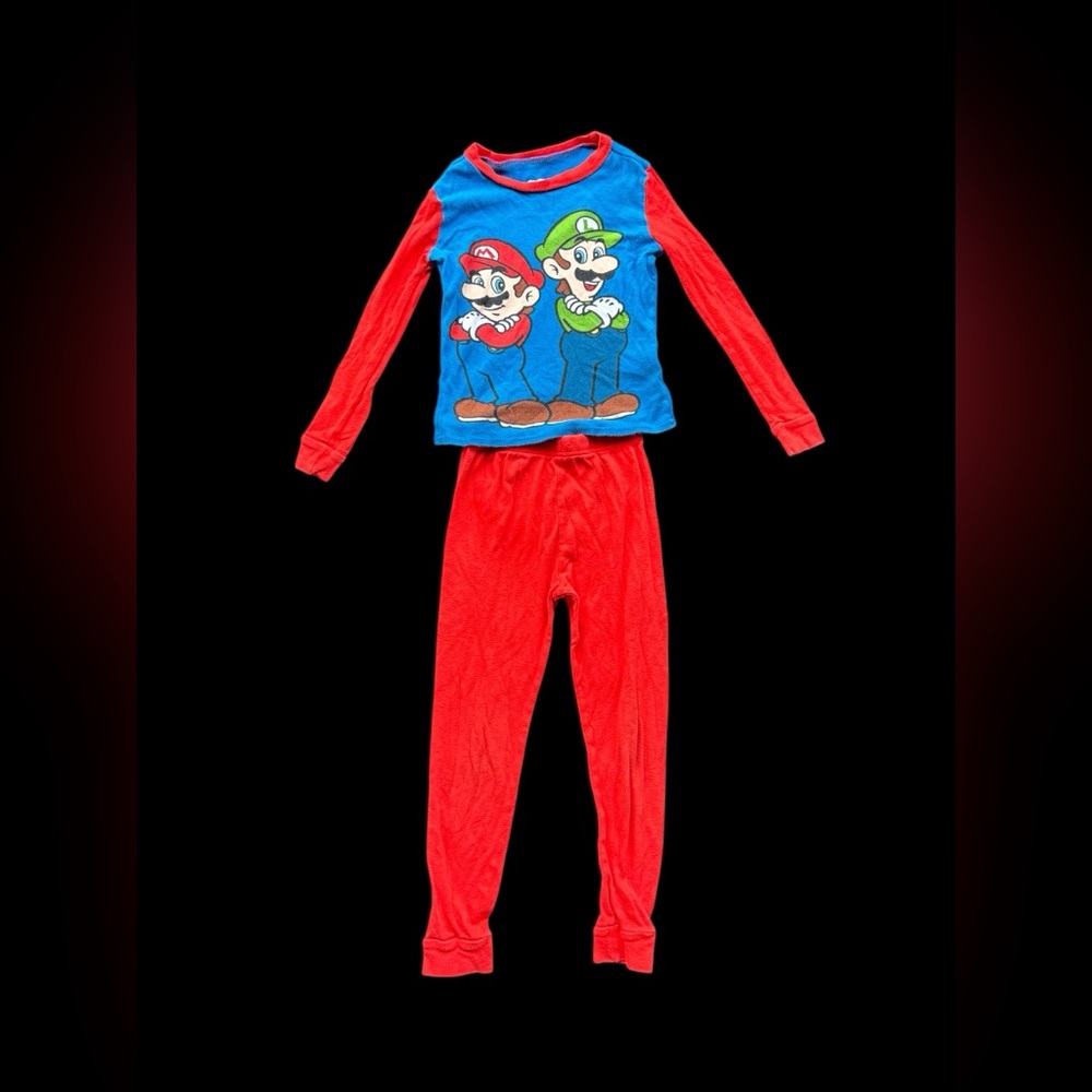✨Super Mario Bros. long sleeve pajamas  set with red and blue colour scheme✨